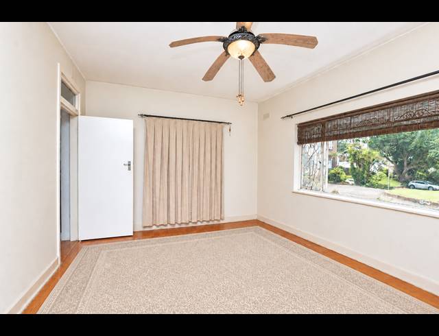 2 BEDROOM APARTMENT FOR SALE IN ESSENWOOD